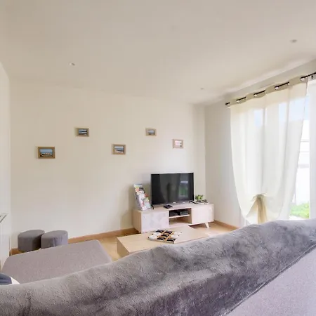 Feriehus Maison & Jardin - 650 M De La 
