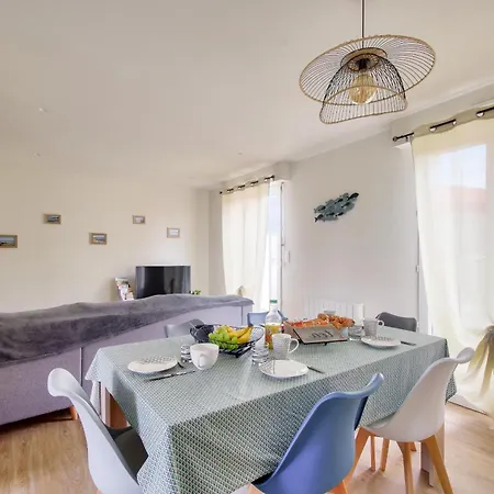 Maison & Jardin - 650 M De La 