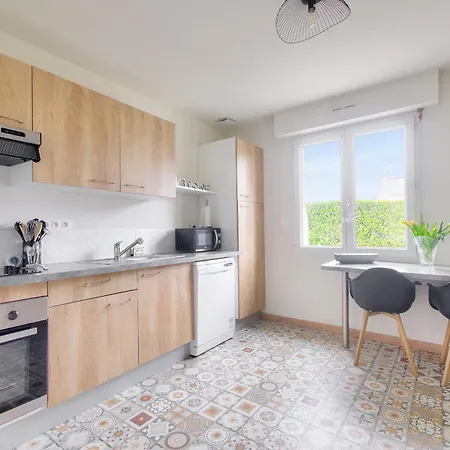Maison & Jardin - 650 M De La 